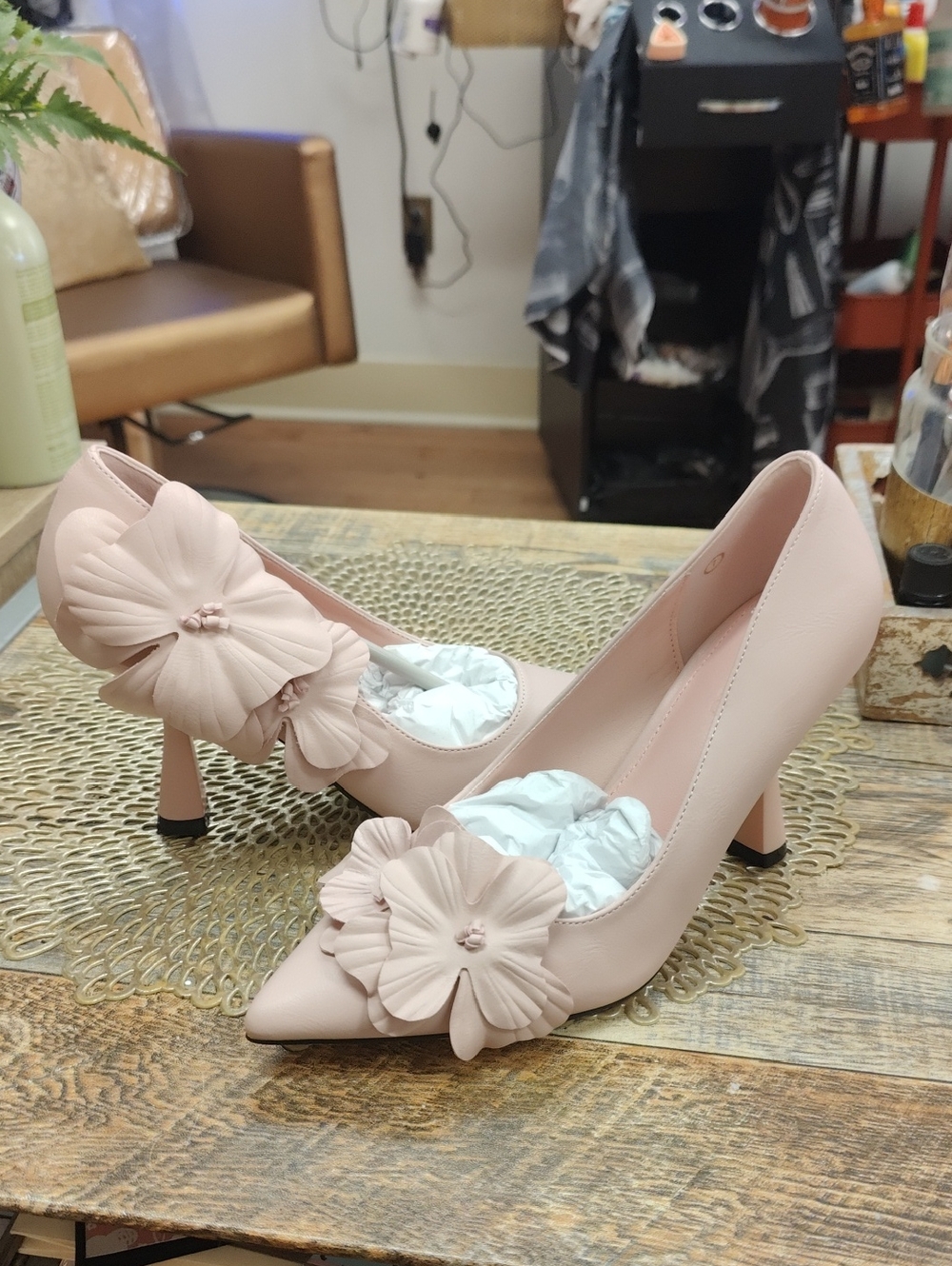 Very Unique Elegant Women's Pink Floral Pointed-Toe Pumps